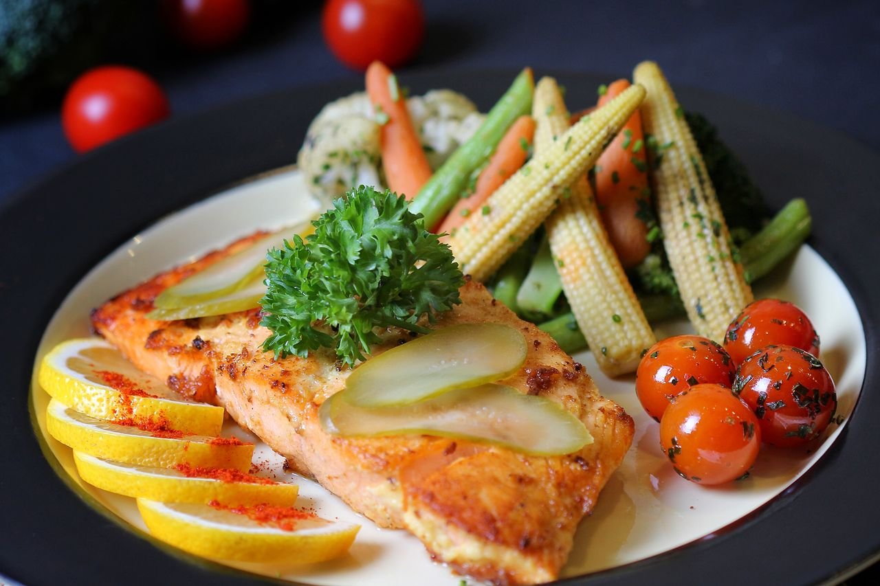 Colorful balanced meal with vegetables and protein